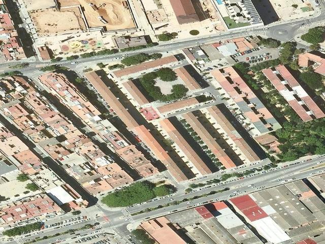 Piso en venta en calle De Sant Eugeni, Hospitalet de Llobregat, L´, de 69 m² 3 habitaciones por 180.000
