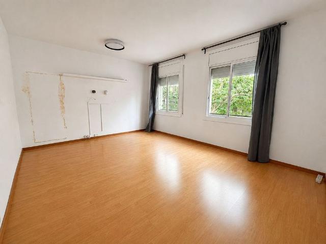 Piso en venta en calle De Sant Fructuós, Barcelona, de 70 m² 2 habitaciones por 315.000