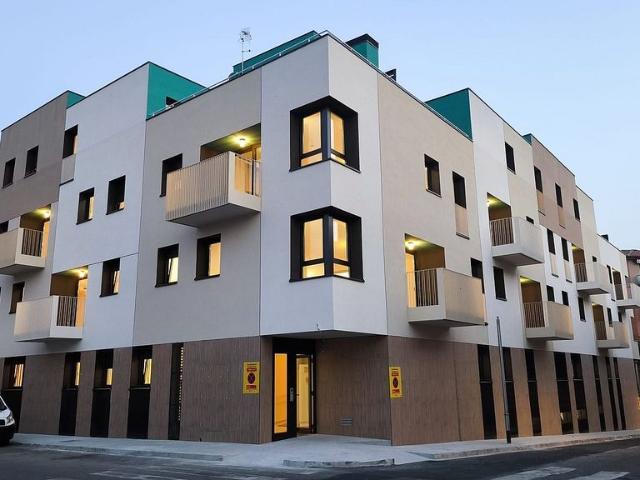 Piso en venta en calle De Sant Francesc, Cerdanyola del Vallès, de 136 m² 4 habitaciones por 460.000