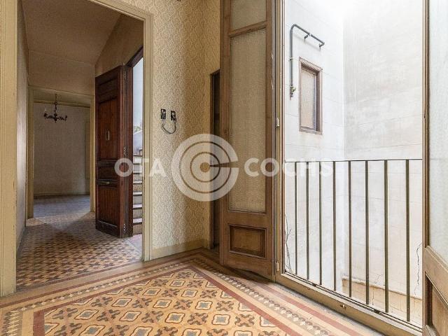 Piso en venta en calle De Sant Joan, Reus, de 161 m² 3 habitaciones por 210.000
