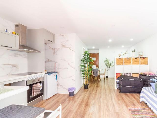 Piso en venta en calle De Sant Josep Oriol, Barcelona, de 43 m² 1 habitación por 165.000