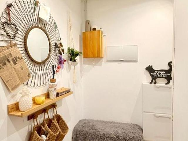 Piso en venta en calle De Sant Jeroni, Cornellà de Llobregat, de 61 m² 3 habitaciones por 240.000