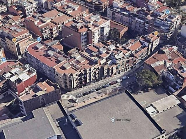 Piso en venta en calle De Sant Lluís, Cornellà de Llobregat, de 56 m² 2 habitaciones por 90.000
