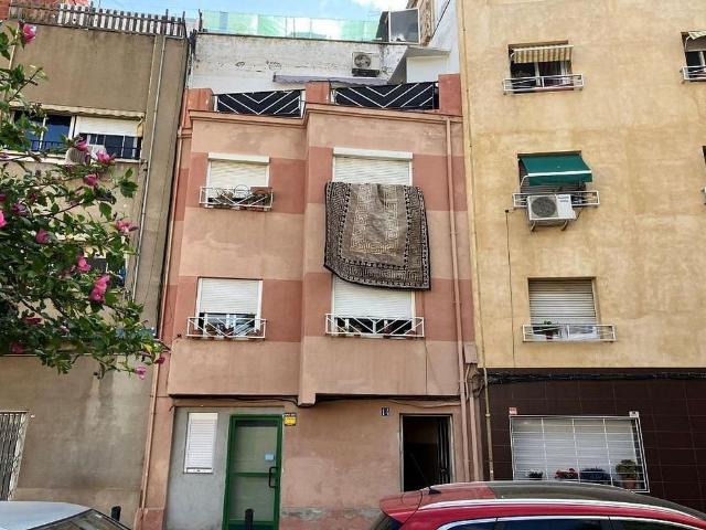 Piso en venta en calle De Sant Lluís, Cornellà de Llobregat, de 51 m² 3 habitaciones por 131.000