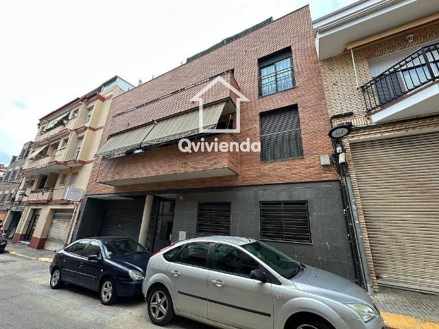 Piso en venta en calle De Sant Lluís, Ripollet, de 122 m² 3 habitaciones por 266.600
