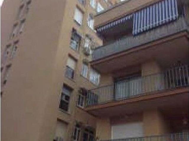 Piso en venta en calle De Sant Llop, Sabadell, de 101 m² 3 habitaciones por 138.000