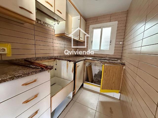 Piso en venta en calle De Sant Mateu, Terrassa, de 79 m² 3 habitaciones por 125.000