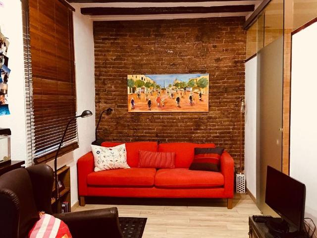 Piso en venta en calle De Sant Miquel, Barcelona, de 66 m² 1 habitación por 270.000
