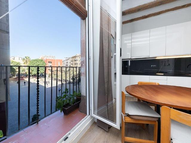 Piso en venta en calle De Sant Pau, Barcelona, de 47 m² 1 habitación por 239.500