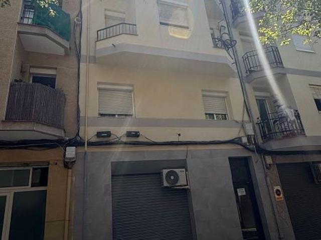 Piso en venta en calle De Sant Pere, Hospitalet de Llobregat, L´, de 47 m² 2 habitaciones por 125.000