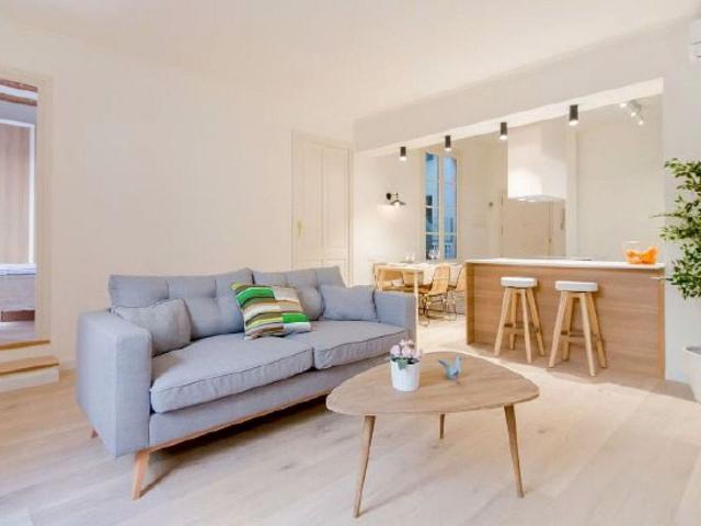 Piso en venta en calle De Sant Pere Més Alt, Barcelona, de 70 m² 2 habitaciones por 460.000