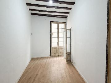 Piso en venta en calle De Sant Pere Més Baix, Barcelona, de 93 m² 3 habitaciones por 340.000
