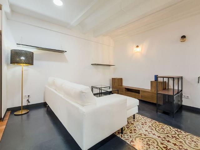 Piso en venta en calle De Sant Pere Mitjà, Barcelona, de 40 m² 1 habitación por 260.000