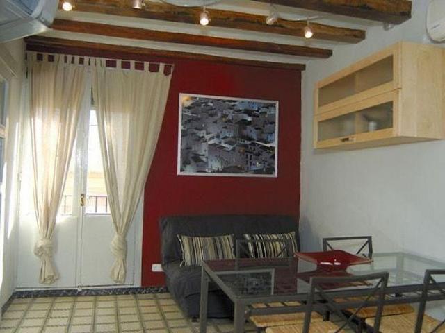 Piso en venta en calle De Sant Pere Mitjà, Barcelona, de 69 m² 3 habitaciones por 350.000