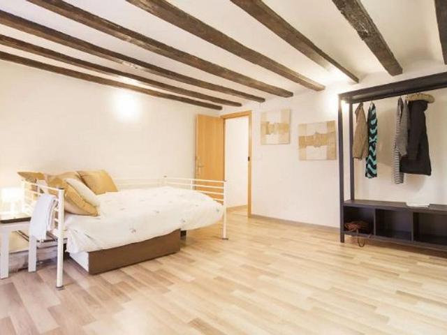 Piso en venta en calle De Sant Ramon, Barcelona, de 225 m² 6 habitaciones por 599.000