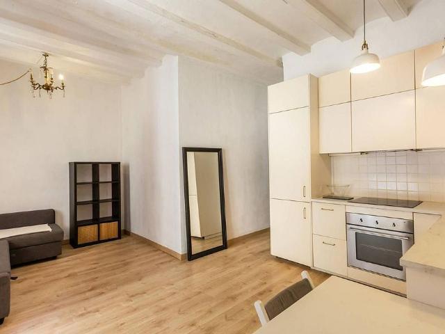 Piso en venta en calle De Sant Vicenç, Barcelona, de 41 m² 1 habitación por 184.000