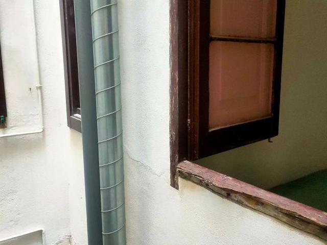 Piso en venta en calle De Santa Anna, Barcelona, de 52 m² 3 habitaciones por 255.000