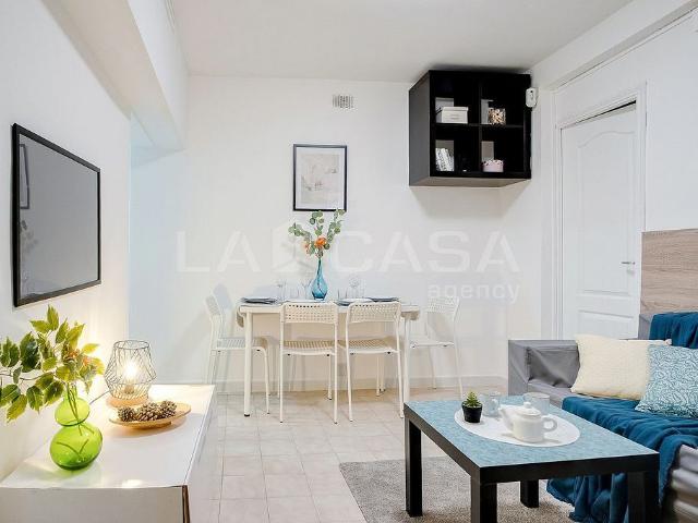 Piso en venta en calle De Santa Carolina, Barcelona, de 40 m² 2 habitaciones por 199.000