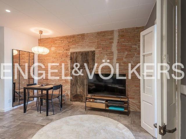 Piso en venta en calle De Santa Eugènia, Girona, de 79 m² 2 habitaciones por 319.000