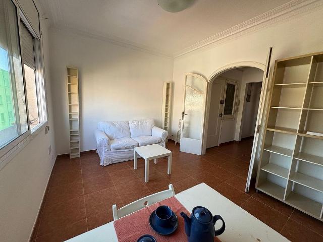 Piso en venta en calle De Santa Engràcia, Barcelona, de 73 m² 3 habitaciones por 349.000