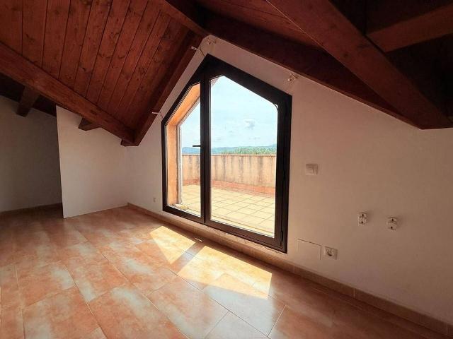 Piso en venta en calle De Santa Fe, Riells i Viabrea, de 80 m² 3 habitaciones por 195.000