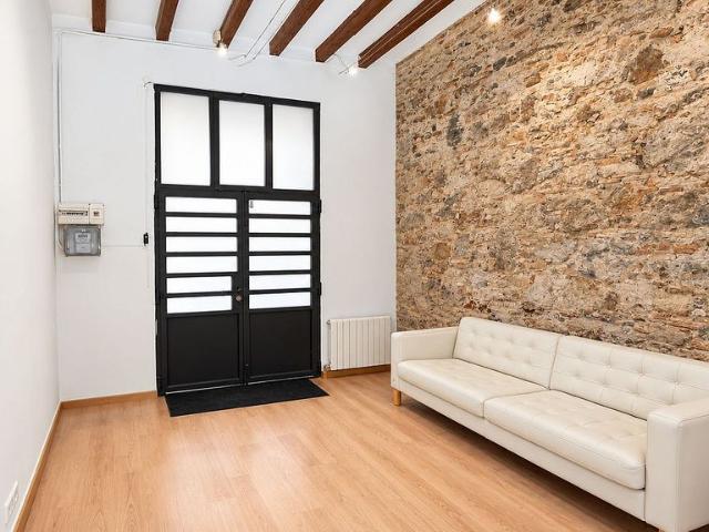 Piso en venta en calle De Santa Rosa, Barcelona, de 70 m² 3 habitaciones por 395.000