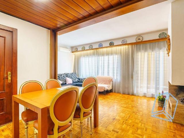 Piso en venta en calle De Santa Teresa, Gavà, de 95 m² 4 habitaciones por 322.000