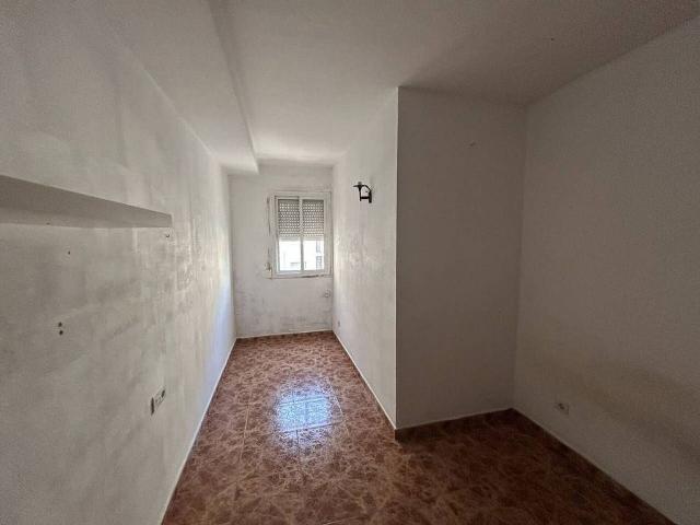 Piso en venta en calle De Santiago, Badalona, de 54 m² 2 habitaciones por 125.000