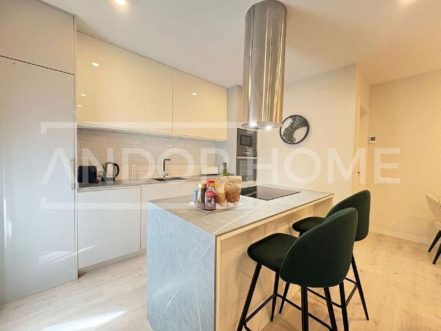 Piso en venta en calle De Sardenya, Barcelona, de 82 m² 3 habitaciones por 535.000