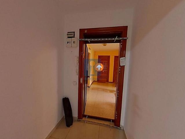 Piso en venta en calle De Sau, Sabadell, de 90 m² 3 habitaciones por 90.000