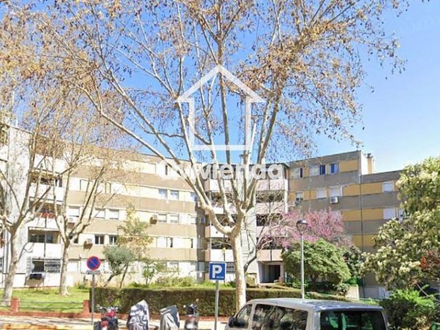 Piso en venta en calle De Segòvia, Badia del Vallès, de 67 m² 3 habitaciones por 105.847