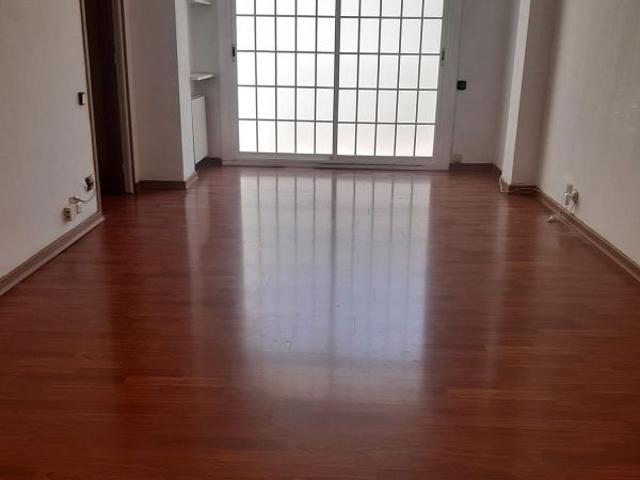 Piso en venta en calle De Sepúlveda, Barcelona, de 100 m² 5 habitaciones por 525.000