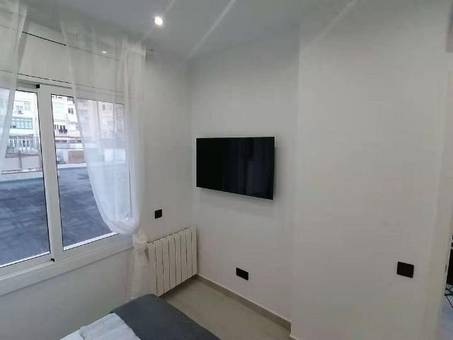 Piso en venta en calle De Sepúlveda, Barcelona, de 69 m² 3 habitaciones por 390.000
