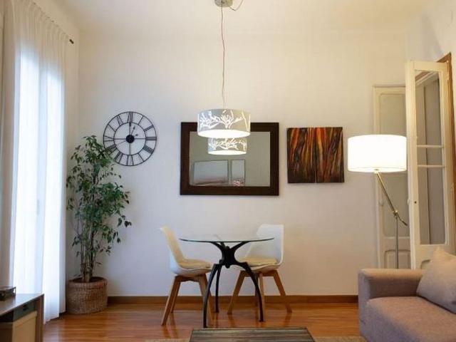 Piso en venta en calle De Sepúlveda, Barcelona, de 71 m² 3 habitaciones por 415.000
