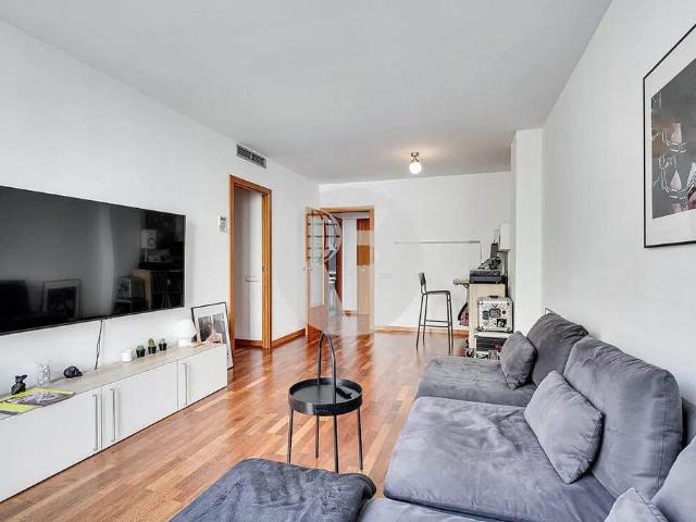 Piso en venta en calle De Sepúlveda, Barcelona, de 79 m² 3 habitaciones por 475.000