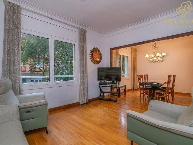 Piso en venta en calle De Sepúlveda, Barcelona, de 80 m² 3 habitaciones por 398.000