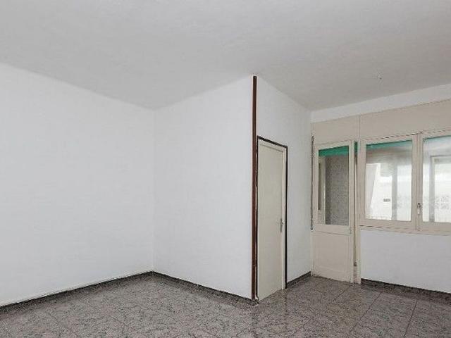 Piso en venta en calle De Severo Ochoa, Terrassa, de 82 m² 3 habitaciones por 82.640