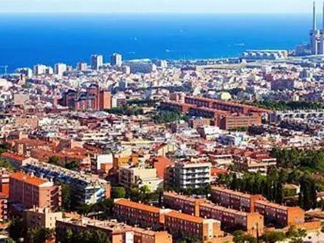 Piso en venta en calle De Sevilla, Badalona, de 137 m² 3 habitaciones por 246.200