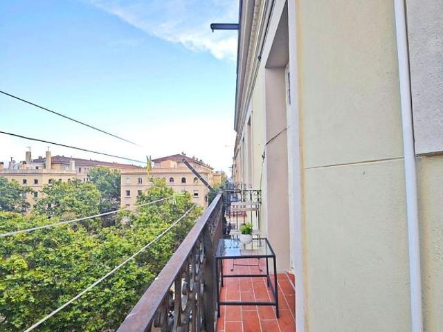 Piso en venta en calle De Sevilla, Barcelona, de 54 m² 3 habitaciones por 325.000