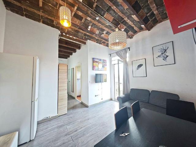 Piso en venta en calle De Sevilla, Barcelona, de 56 m² 3 habitaciones por 325.000
