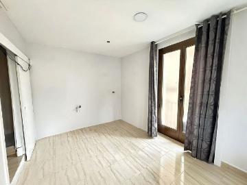Piso en venta en calle De Simó Oller, Barcelona, de 132 m² 4 habitaciones por 650.000