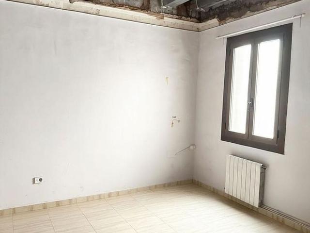 Piso en venta en calle De Simó Oller, Barcelona, de 132 m² 4 habitaciones por 650.000
