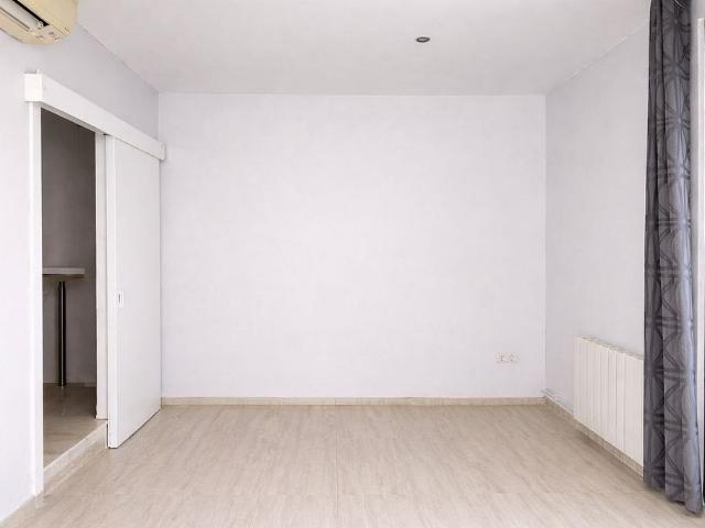 Piso en venta en calle De Simó Oller, Barcelona, de 132 m² 5 habitaciones por 650.000