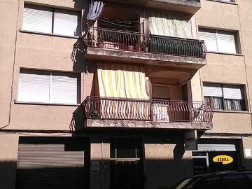Piso en venta en calle De Sogorb, Manlleu, de 100 m² 1 habitación por 73.900