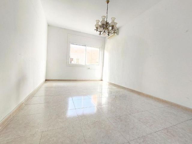 Piso en venta en calle De Sostres, Barcelona, de 80 m² 3 habitaciones por 359.000