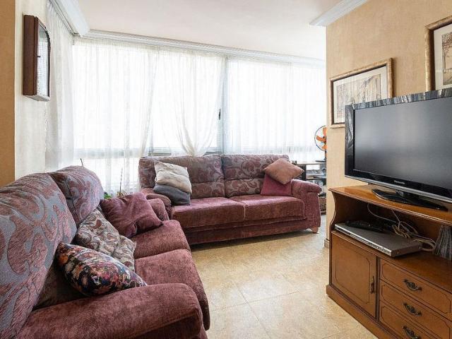 Piso en venta en calle De Sor Lluïsa Estivill, Reus, de 100 m² 4 habitaciones por 239.000