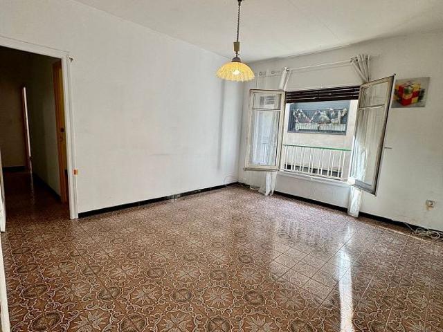Piso en venta en calle De Sors, Barcelona, de 94 m² 4 habitaciones por 450.000