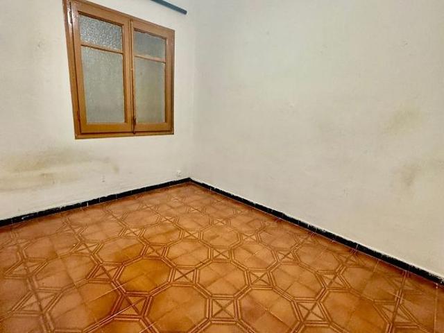 Piso en venta en calle De Sors, Barcelona, de 91 m² 4 habitaciones por 430.000
