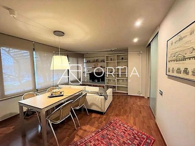 Piso en venta en calle De Tarragona, Barcelona, de 77 m² 2 habitaciones por 519.000
