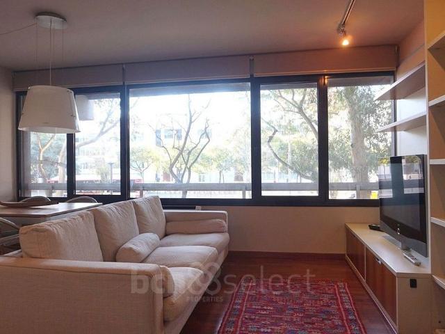 Piso en venta en calle De Tarragona, Barcelona, de 77 m² 2 habitaciones por 495.000